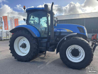 Schlepper / Traktor New Holland T7060