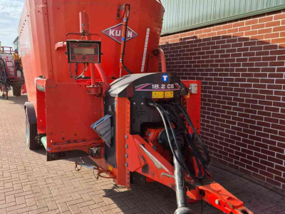 Futtermischwagen Kuhn Profile Crossmix 18.2 CS