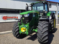 Schlepper / Traktor John Deere 6M200