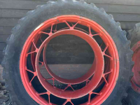 Räder, Reifen, Felgen & Distanzringe  Cultuur Dubbellucht 320/90R54