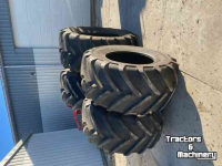 Räder, Reifen, Felgen & Distanzringe Michelin 900/50R42 + 710/55R30 MachXbib compleet op velgen