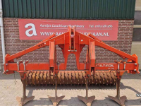 Tiefenlockerer Kuhn Cultisoil DC 301 Diepwoeler