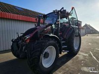 Schlepper / Traktor Valtra G125 Active tractor