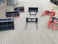 Sonstiges Anbauteile und Zubehör  Grondbak, Mestgreep, Pelikaanbak, Ronde, Vierkante balenklem, balenprikker