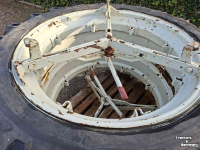 Räder, Reifen, Felgen & Distanzringe Ford 13.6-38 Vredestein 3 ster 34 inch