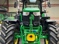 Schlepper / Traktor John Deere 6M 220