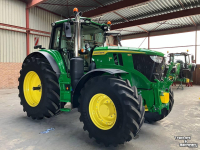 Schlepper / Traktor John Deere 6M 220
