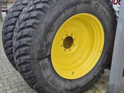 Räder, Reifen, Felgen & Distanzringe Nokian 540/80R38 en 440/80R28 op John Deere velgen