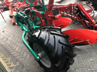 Pflüge Kverneland 3300S met variomat
