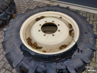 Räder, Reifen, Felgen & Distanzringe Zetor Cultuurwielen 12.4 R28  12.4 R 46   (320/95 R28 320/95 R46)  ZF Steek