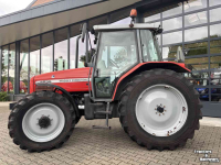 Schlepper / Traktor Massey Ferguson 4235