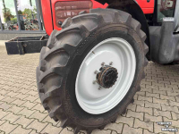 Schlepper / Traktor Massey Ferguson 4235