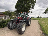 Schlepper / Traktor Valtra N174 Versu