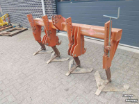 Tiefenlockerer Kuhn DC 300 Voorzetwoeler