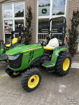 Obsttraktor John Deere 3038E
