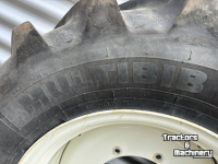 Räder, Reifen, Felgen & Distanzringe Michelin Set Michelin Banden 540/65R34 & 440/65R24 Vaste Velgen