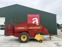 Pressen  New Holland pakkenpers D2000