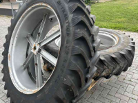Räder, Reifen, Felgen & Distanzringe  Dubbellucht set 380/90R46