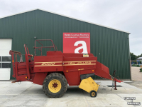 Pressen  New Holland pakkenpers D2000