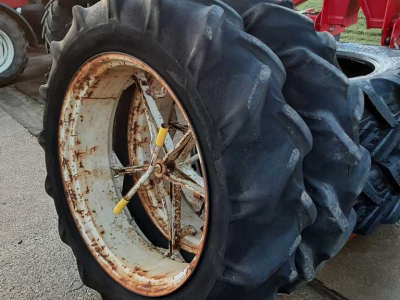 Räder, Reifen, Felgen & Distanzringe Molcon 13.6R38 5 ster Molcon dubbellucht