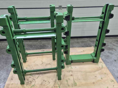 Sonstiges Traktoren und Zubehör John Deere Sauermann Rockinger Trekhaak frame slede rail 8R