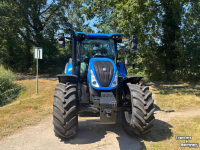 Schlepper / Traktor New Holland T6 145 DC
