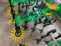 Grubber  Maintech Schoffelbalk met compleet paralellogram en toebehoren vingerweeder - weeder - greencam - korstenbreker -