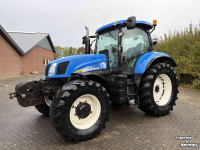 Schlepper / Traktor New Holland T6080 range command