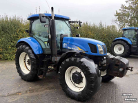 Schlepper / Traktor New Holland T6080 range command