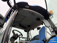 Schlepper / Traktor New Holland T6080 range command