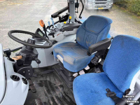 Schlepper / Traktor New Holland T6080 range command