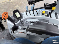 Schlepper / Traktor New Holland T6080 range command
