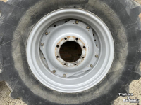 Räder, Reifen, Felgen & Distanzringe Firestone 420/85R28<>520/85R38