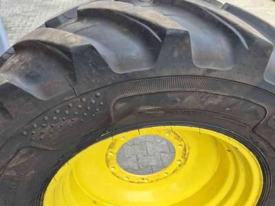 Räder, Reifen, Felgen & Distanzringe Alliance 480/70R30 AgriStar II 21mm op JOHN DEERE velg