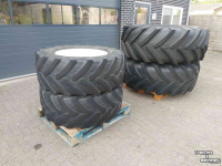 Räder, Reifen, Felgen & Distanzringe New Holland Wielen  680/75 R32 en 480/65 R28