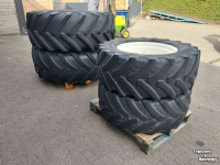 Räder, Reifen, Felgen & Distanzringe New Holland Wielen  680/75 R32 en 480/65 R28