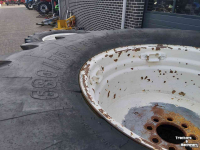 Räder, Reifen, Felgen & Distanzringe New Holland Wielen  680/75 R32 en 480/65 R28