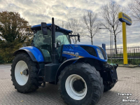 Schlepper / Traktor New Holland T 7.230