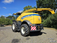 Feldhäcksler New Holland FR 550