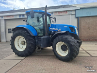 Schlepper / Traktor New Holland T7.220 Auto Command