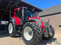 Schlepper / Traktor Valtra N142 Direct tractor