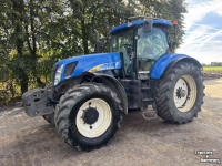 Schlepper / Traktor  New Holland t7050