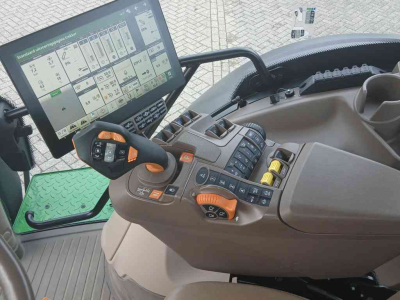 Schlepper / Traktor John Deere 6R 250