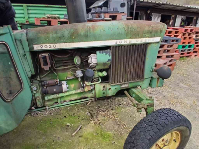 Schlepper / Traktor John Deere 2030S