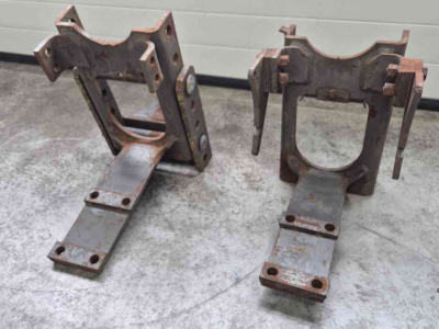 Sonstiges Traktoren und Zubehör Massey Ferguson 2x Trekhaakframe MF