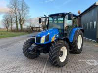 Schlepper / Traktor New Holland TL90A