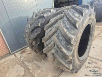 Räder, Reifen, Felgen & Distanzringe Bridgestone 710/55R30