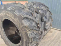 Räder, Reifen, Felgen & Distanzringe Bridgestone 710/55R30