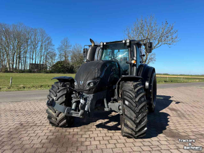 Schlepper / Traktor Valtra T214D