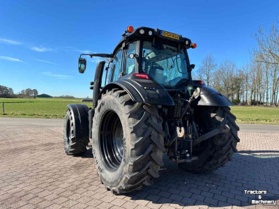 Schlepper / Traktor Valtra T214D